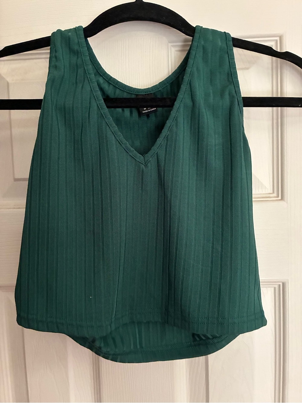 SHEIN Dark Green Ribbed V-Neck Racerback Crop Tank - Picture 2 of 4